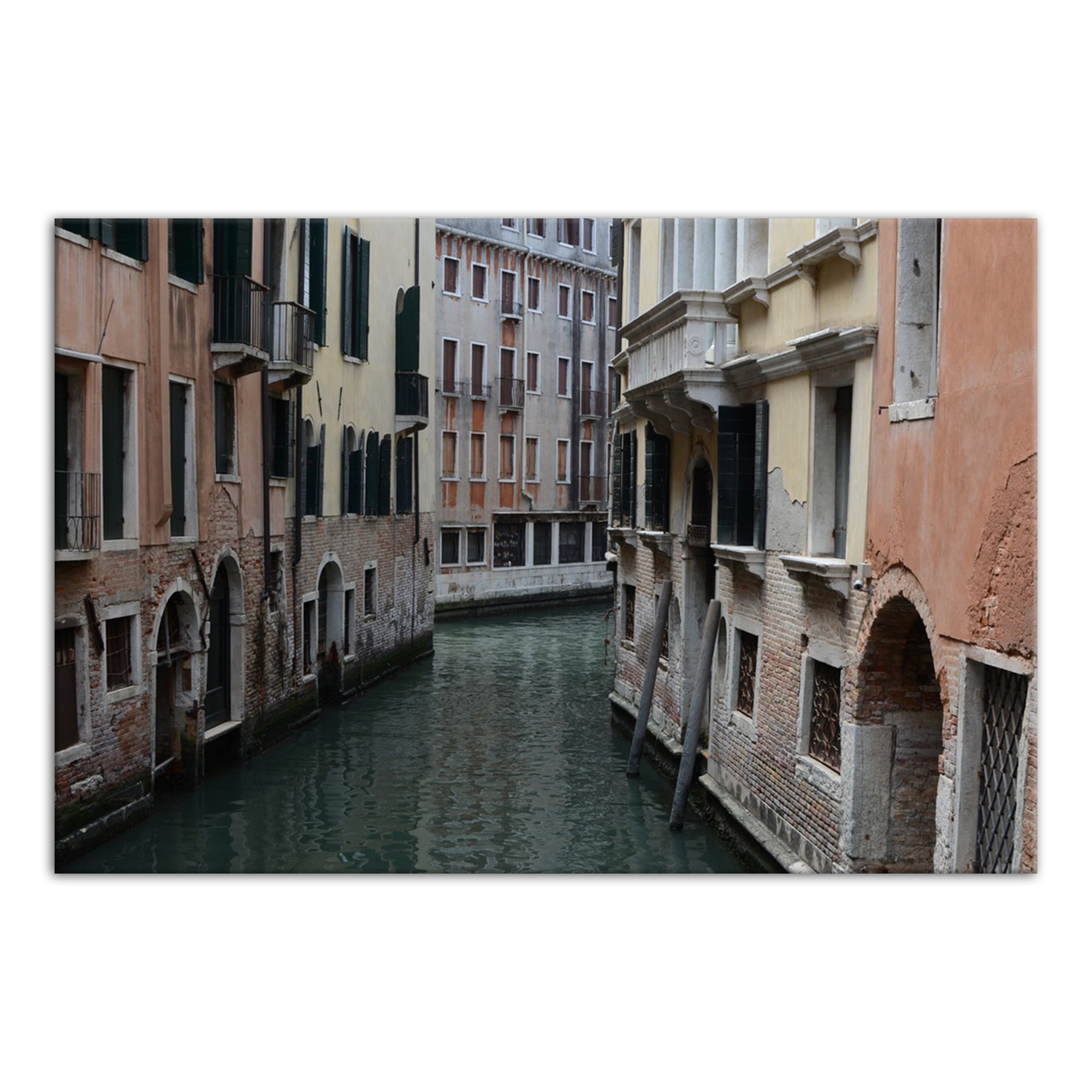 Castello 48x32 Canvas Wall Art 